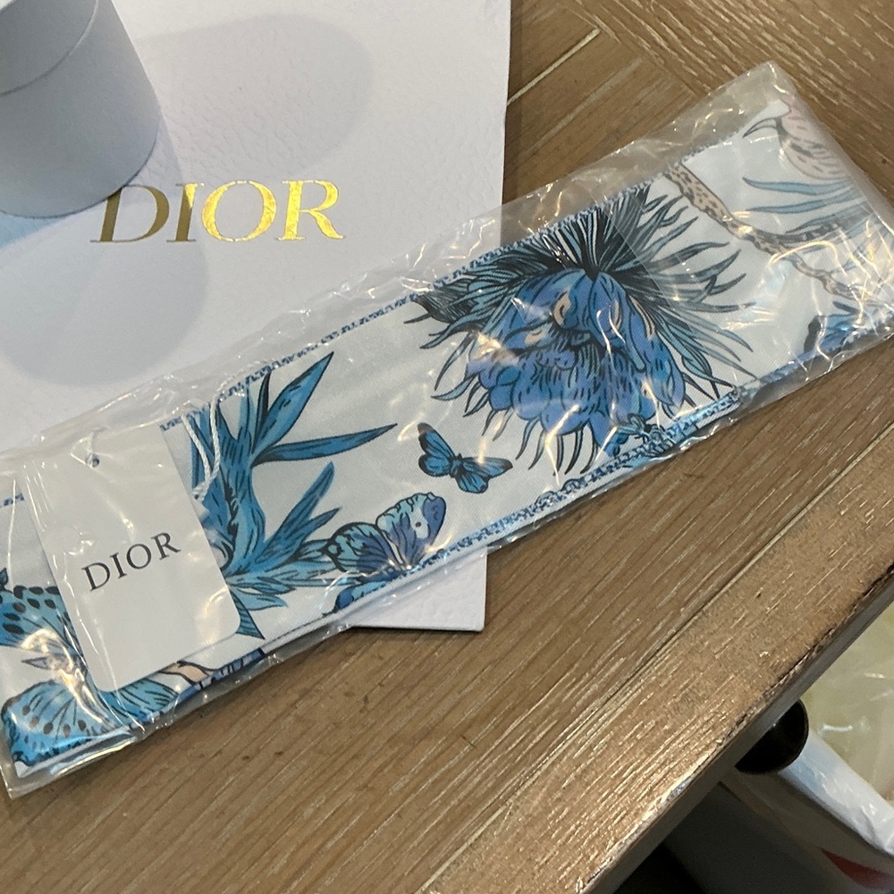 Dior White and Blue butterfly Floral twilly scarf.  Gift box & bag.   GWP. - Picture 2 of 4